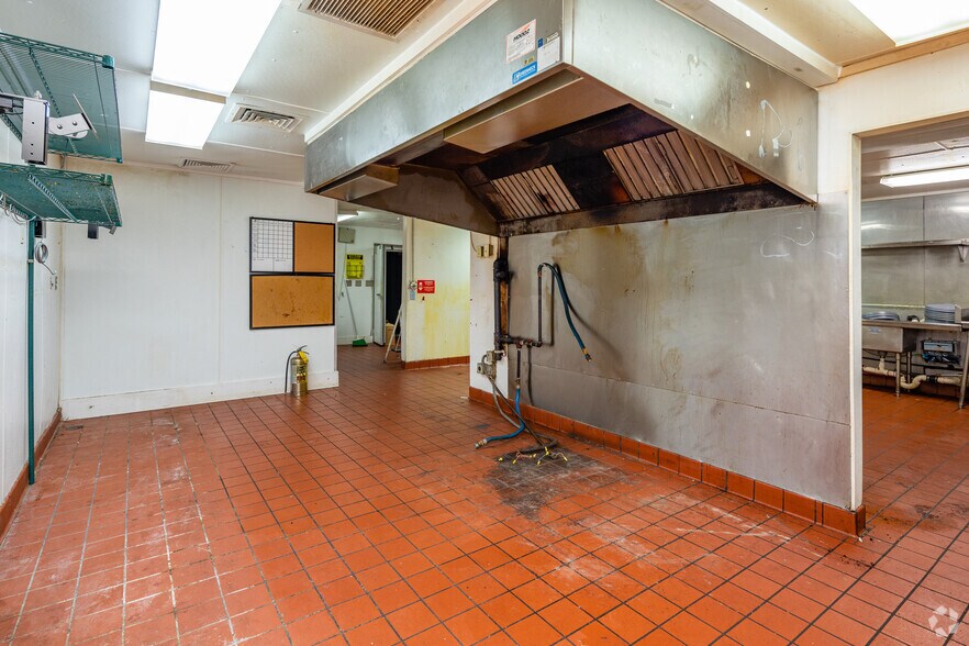 More Photos Of 354 Kimball Crossing Dr, Kimball Restaurant For Sale