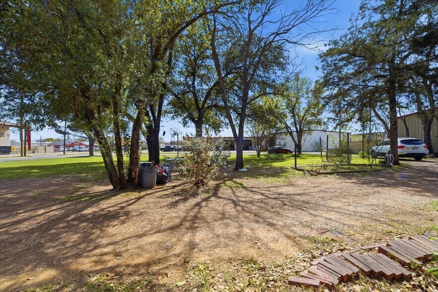 More Photos Of 307 N Britain Rd, Irving Land For Sale