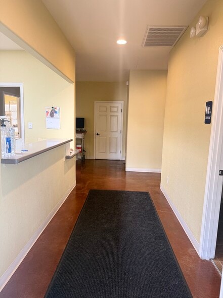 More Photos Of 16239 Nacogdoches Rd, San Antonio Healthcare For Lease