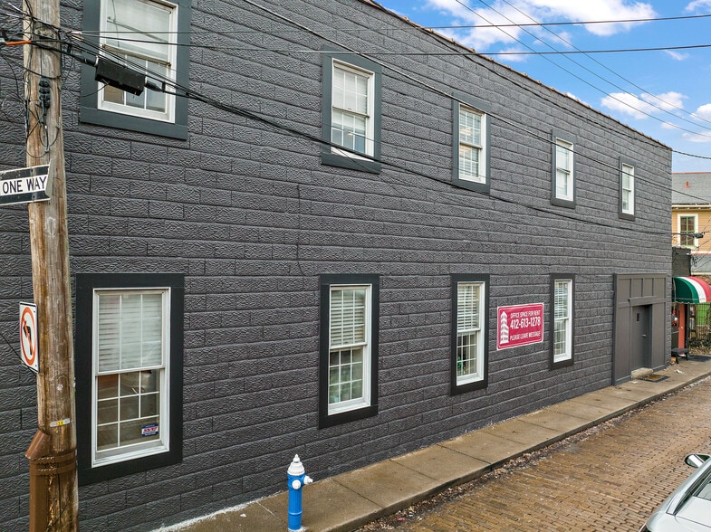 More Photos Of 438 Division St, Sewickley Office For Lease