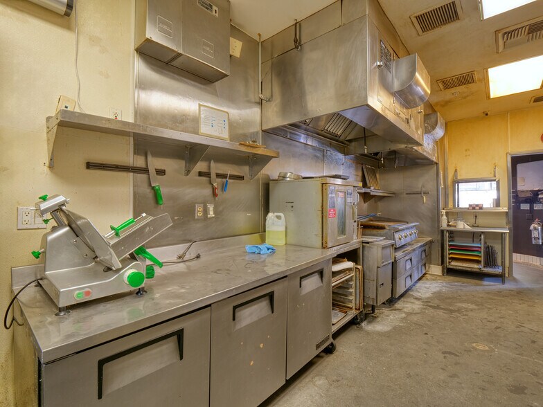 More Photos Of 1155 S Grand Ave, Los Angeles Apartments For Lease