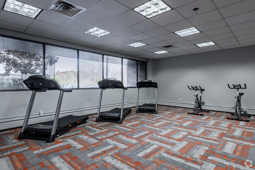 More Photos Of 800 Kinderkamack Rd, Oradell Office For Lease