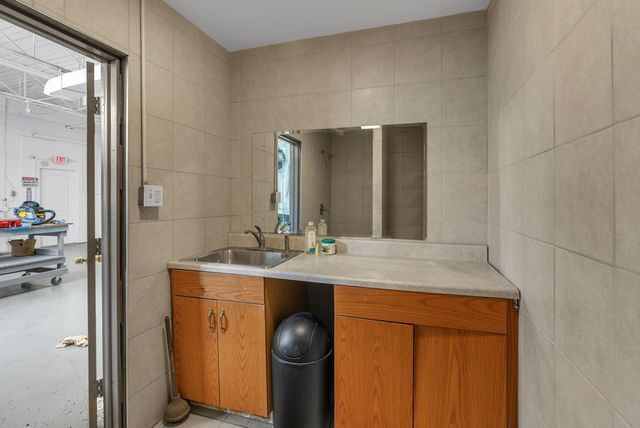 More Photos Of 13920 E 9 Mile Rd, Warren Warehouse For Lease