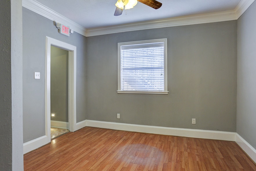 More Photos Of 2709 Blodgett St, Houston Medical For Sale