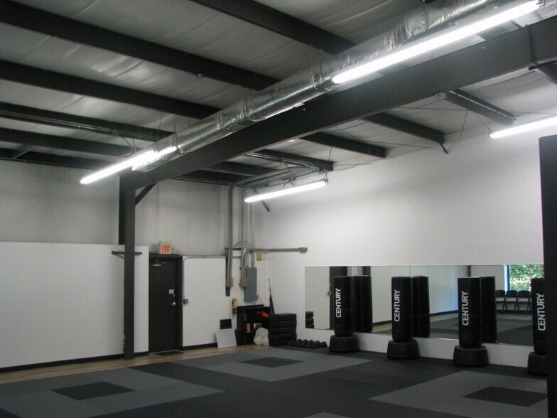 More Photos Of 3600 Velp Ave, Howard Light Distribution For Lease