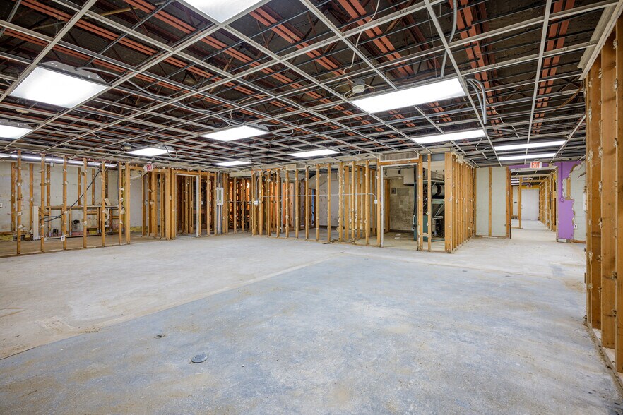 More Photos Of 3921 Olive St, Racine Office For Sale