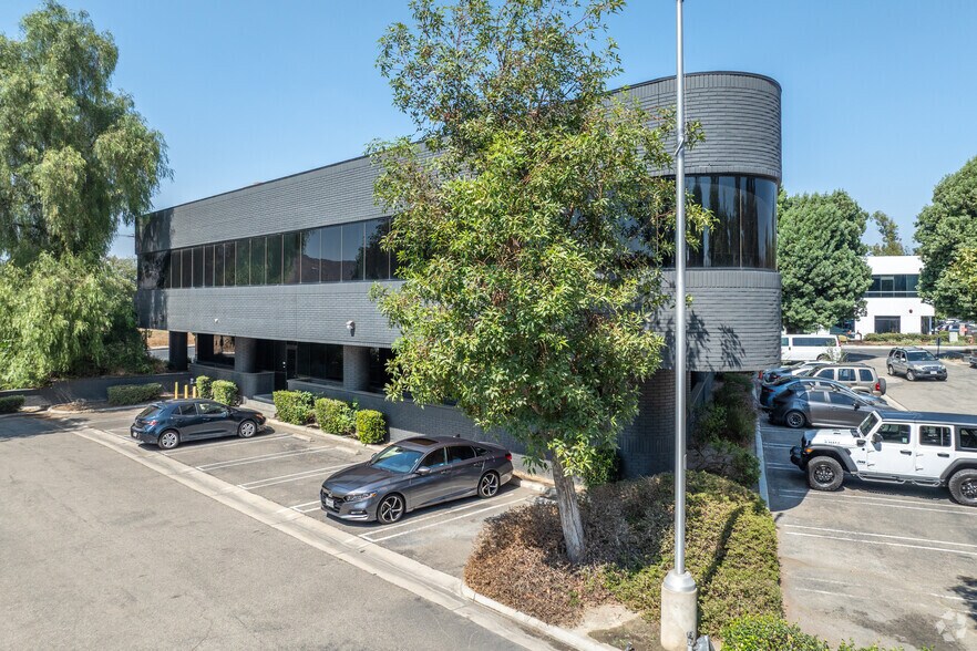 More Photos Of 2000 Market St, Riverside Office For Lease