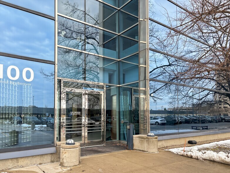 More Photos Of 100 W Big Beaver Rd, Troy Coworking Space