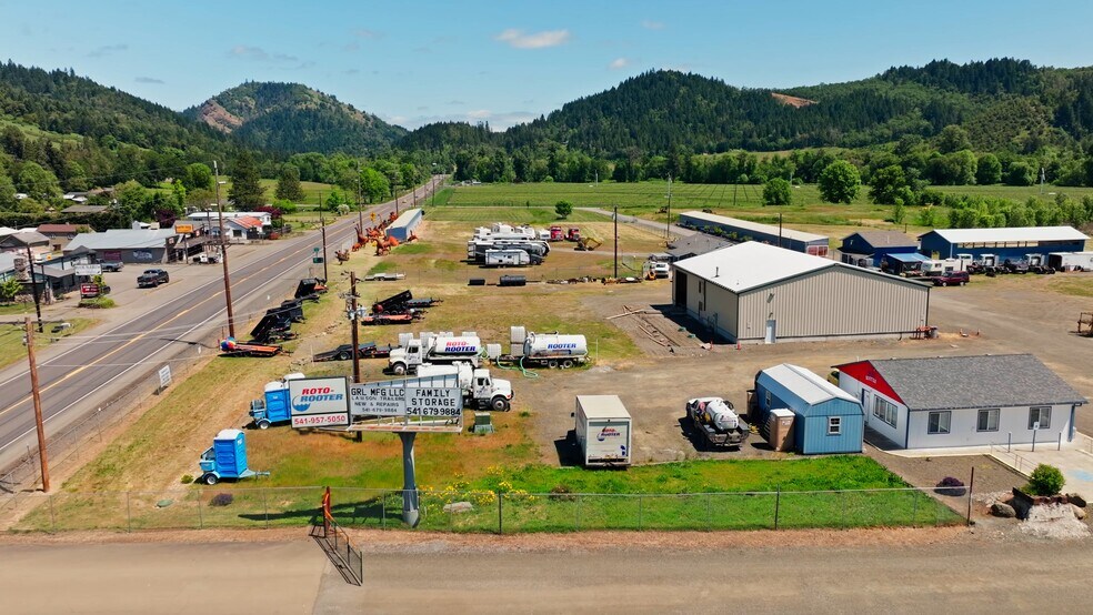 Primary Photo Of 215 Lawson Ln, Tenmile Warehouse For Sale