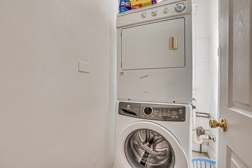 More Photos Of 60 Huntington St, New Brunswick Apartments For Sale