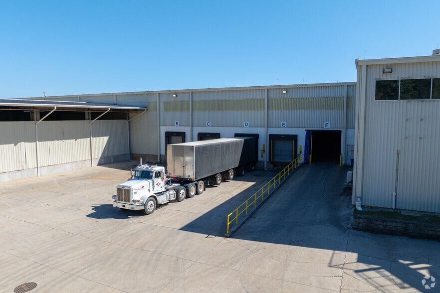 More Photos Of 2121 Holston Bend Dr, Mascot Manufacturing For Lease