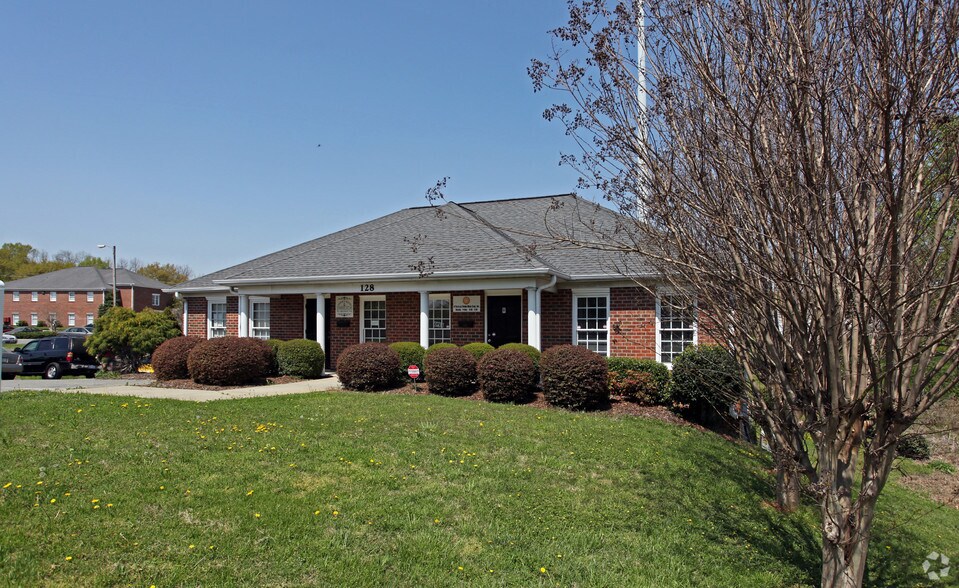 More Photos Of 128 E Garrison Blvd, Gastonia Medical For Lease