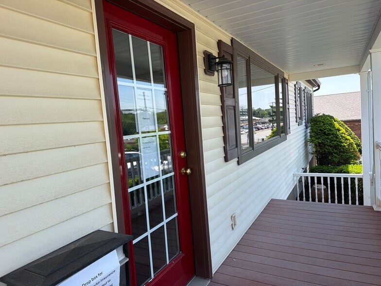More Photos Of 610 Hamlin Hwy, Lake Ariel Office For Sale