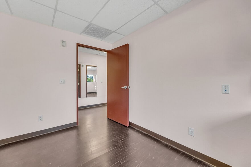 More Photos Of 515 Michigan Blvd, West Sacramento Medical For Sale