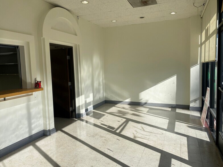 More Photos Of 6007 Whittier Blvd, Los Angeles Storefront For Lease
