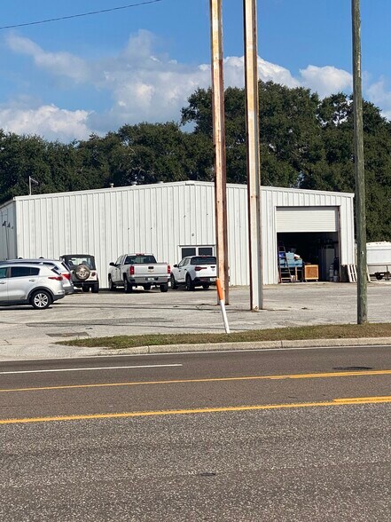 More Photos Of 1223 N Hercules Ave, Clearwater Warehouse For Lease