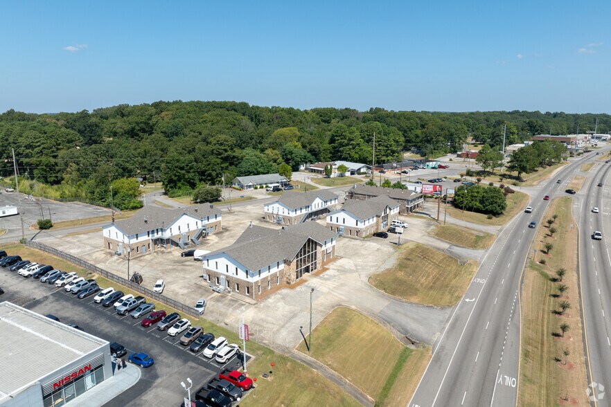 More Photos Of 1515 Huffman Rd, Center Point Unknown For Lease