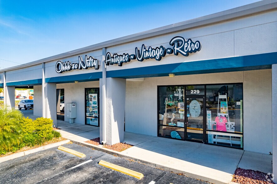 More Photos Of 217-243 Apollo Beach Blvd, Apollo Beach General Retail For Lease