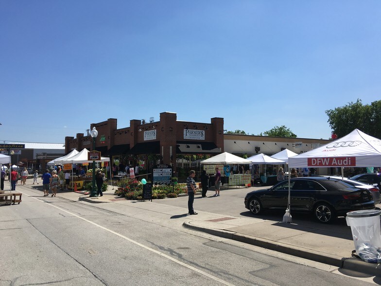 More Photos Of 530 S Main St, Grapevine Freestanding For Lease