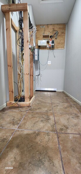 More Photos Of 616 Rankin Cir N, Houston Warehouse For Lease