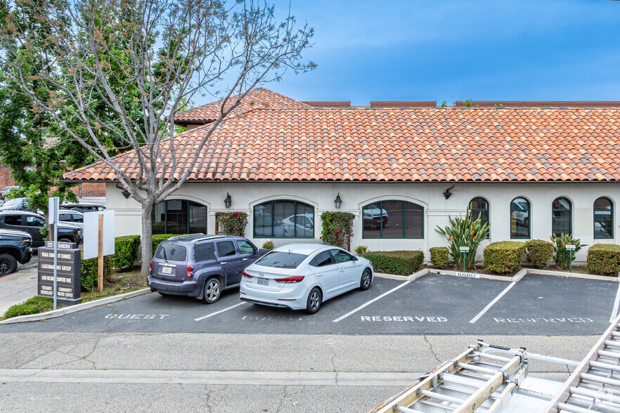 More Photos Of 222 N Garden St, Visalia Office For Lease