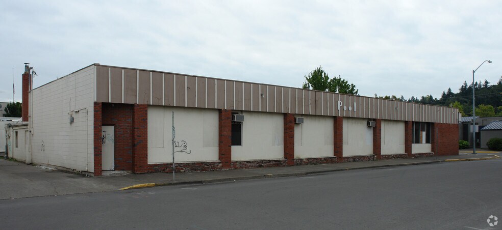 More Photos Of 402-406 Main St, Springfield Storefront For Lease