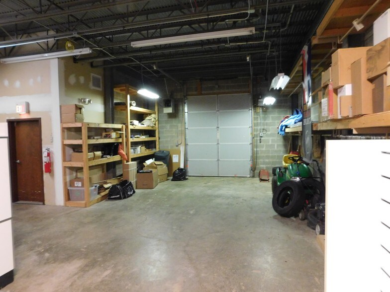 More Photos Of 701 Main St, Dresden Storefront For Lease