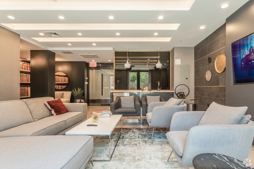 More Photos Of 635 4th Ave, Brooklyn Apartments For Lease