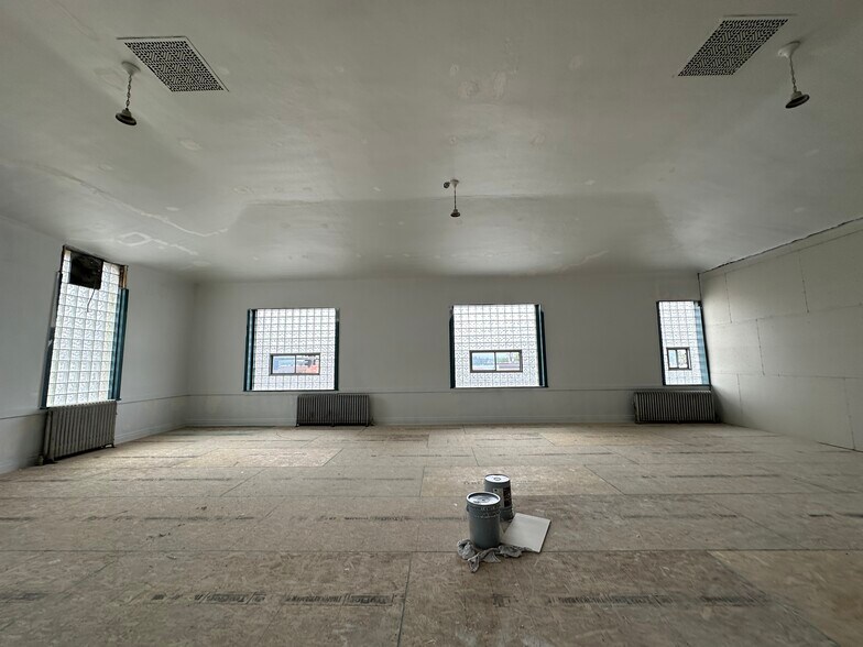 More Photos Of 15 E Iowa Ave, Denver Storefront For Sale