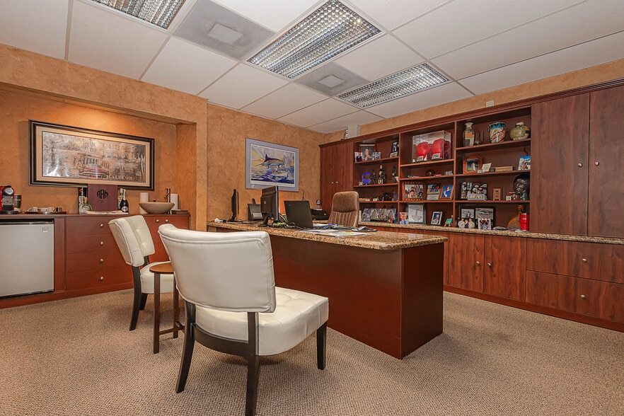 More Photos Of 3650 Coral Ridge Dr, Coral Springs Light Manufacturing For Sale