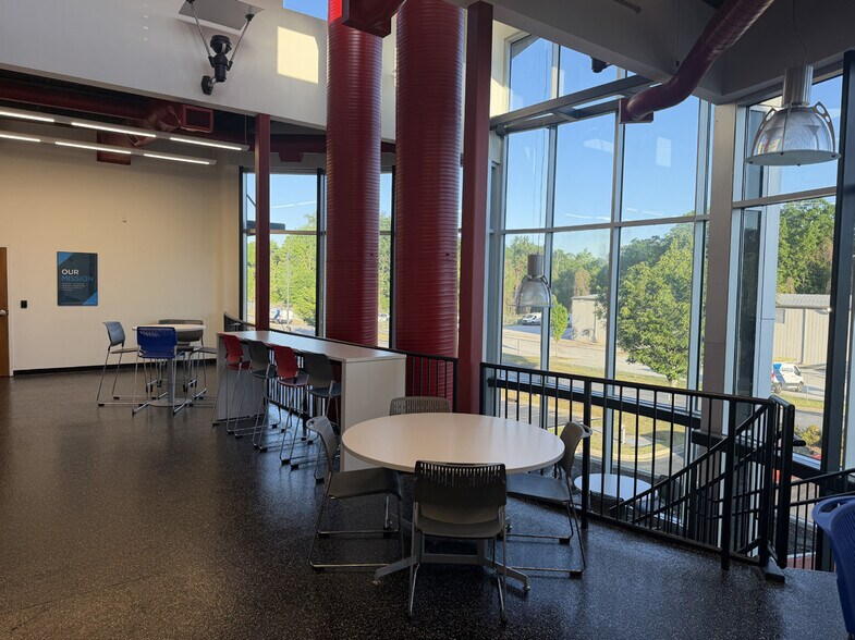 More Photos Of 1511 S Batesville Rd, Greer Unknown For Lease