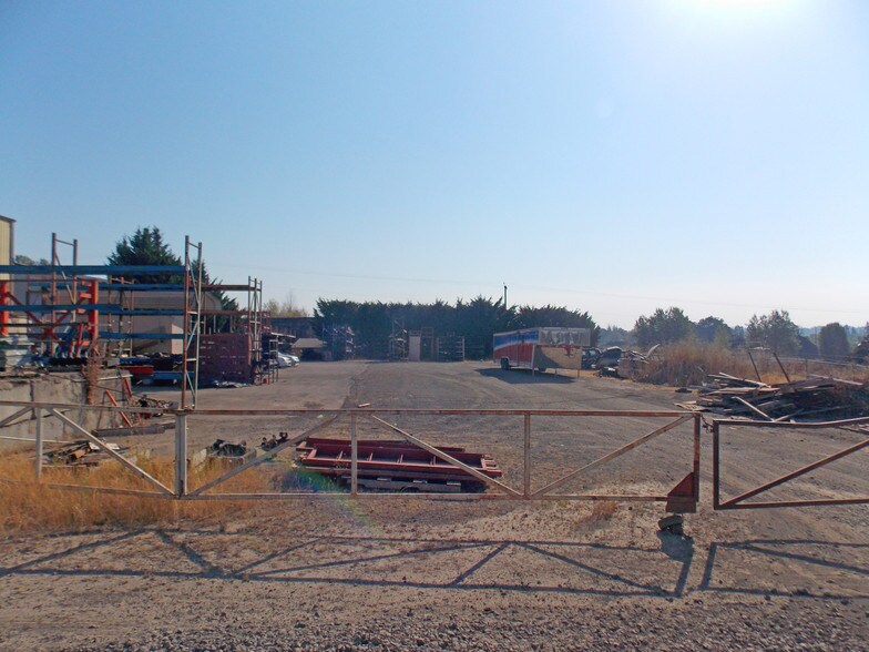 More Photos Of 18650 SW Pacific Hwy, Tualatin Warehouse For Lease