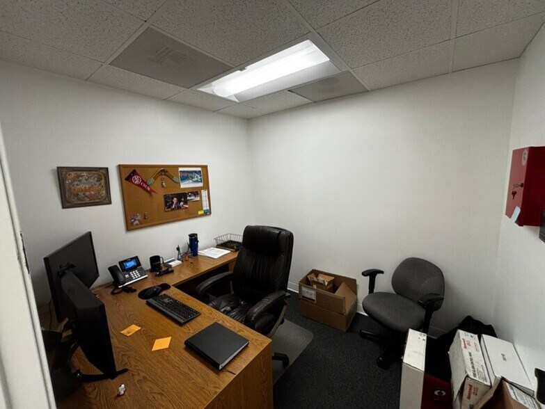 More Photos Of 6656 Valjean Ave, Van Nuys Warehouse For Lease