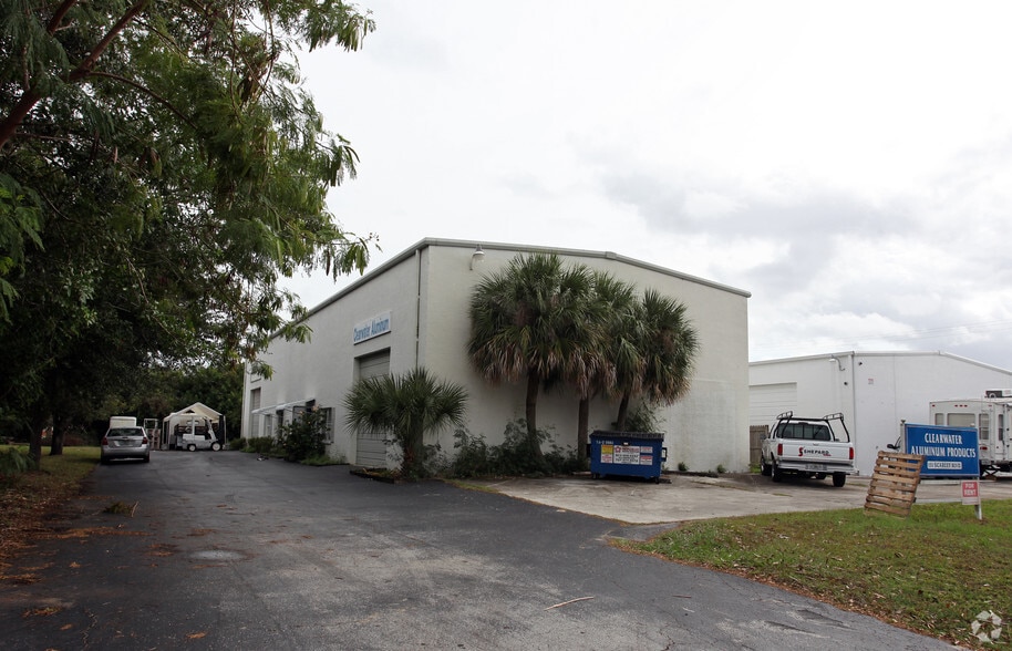 Primary Photo Of 131 Scarlett Blvd, Oldsmar Warehouse For Lease