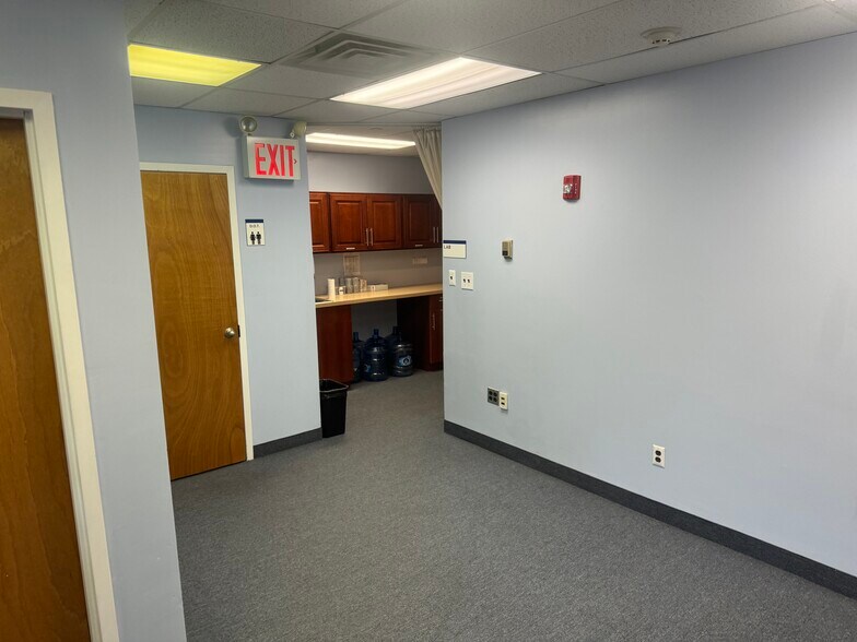 More Photos Of 300 Old Country Rd, Mineola Medical For Sale