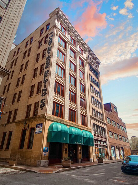 Primary Photo Of 425 1st Ave, Pittsburgh Medical For Lease