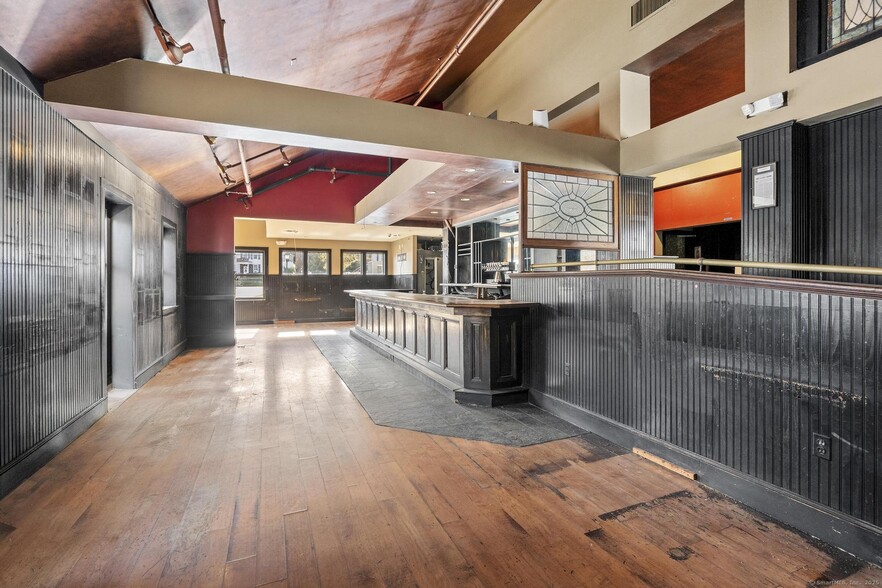 More Photos Of 24 W Main St, Avon Restaurant For Lease