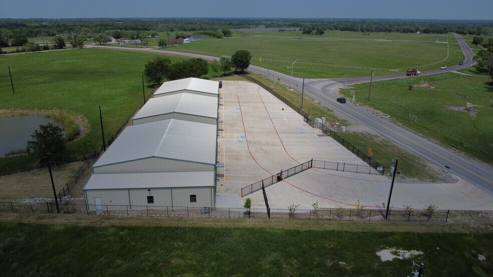 More Photos Of 16013 FM 429, Terrell Flex For Lease