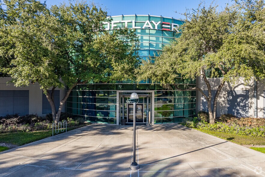 More Photos Of 4849 Alpha Rd, Dallas Office For Lease