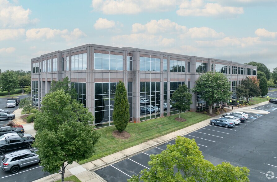 More Photos Of 10926 David Taylor Dr, Charlotte Coworking Space