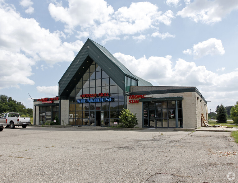 Primary Photo Of 5030 Coldwater Rd, Flint Freestanding For Lease