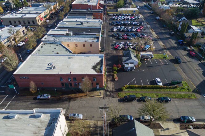 More Photos Of 500 E 1st St, Newberg Storefront Retail Residential For Sale