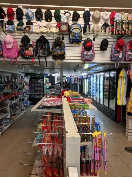 More Photos Of 725-727 K St, Sacramento Storefront For Lease