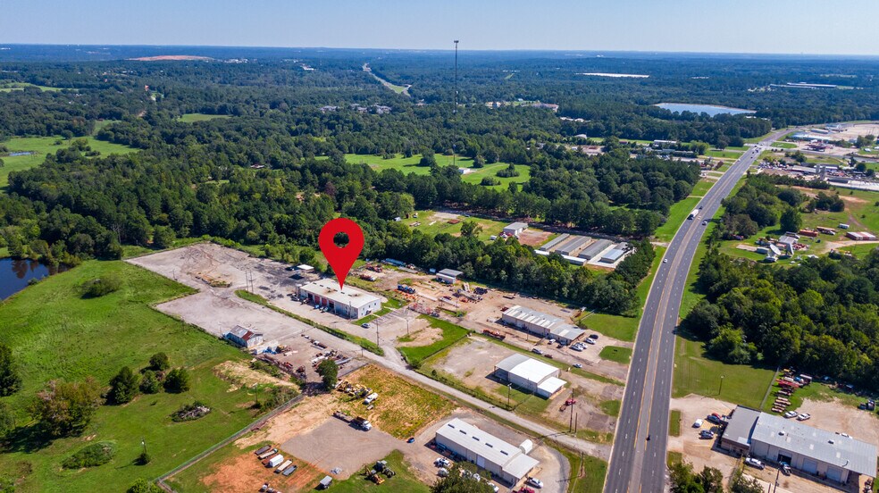 More Photos Of 2103 E SH 31, Kilgore Warehouse For Lease