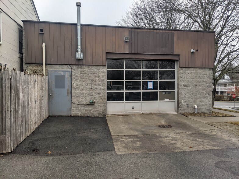 Primary Photo Of 330 Lexington Ave, Mount Kisco General Retail For Sale