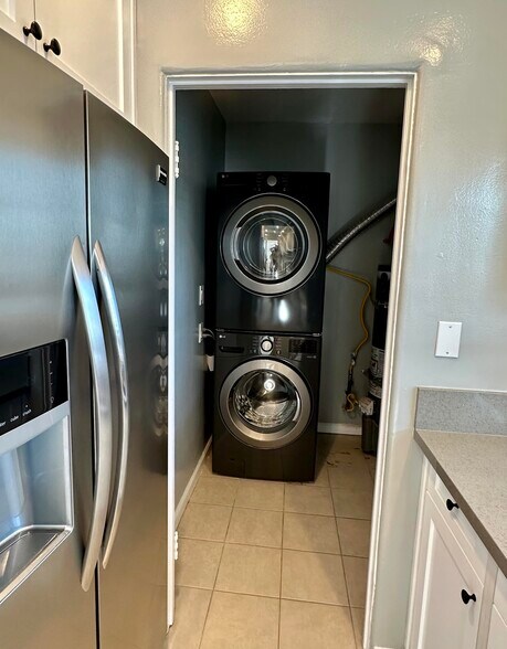 More Photos Of 2517 20th St, Santa Monica Apartments For Sale