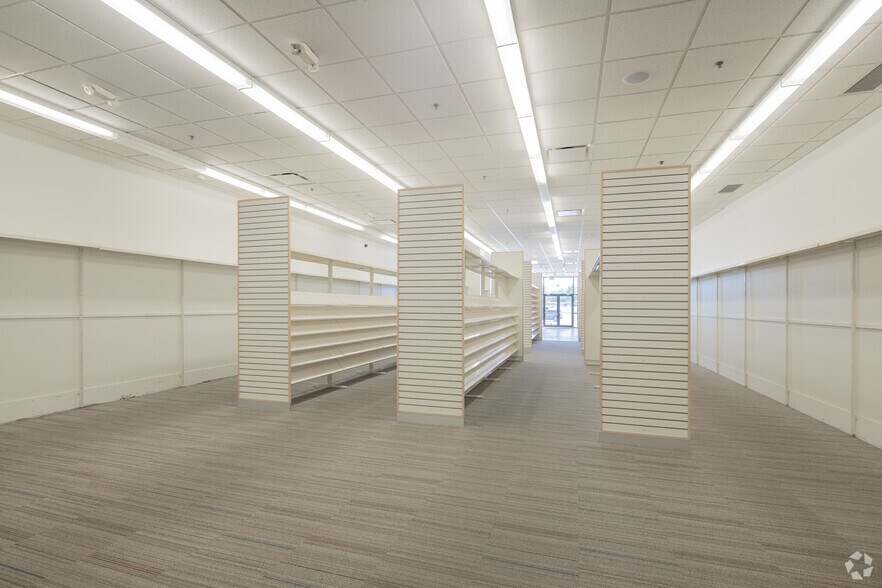 More Photos Of 260 E Rollins Rd, Round Lake Beach Unknown For Lease