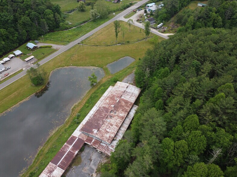 More Photos Of 6421 Highway 91 N, Laurel Bloomery Warehouse For Lease