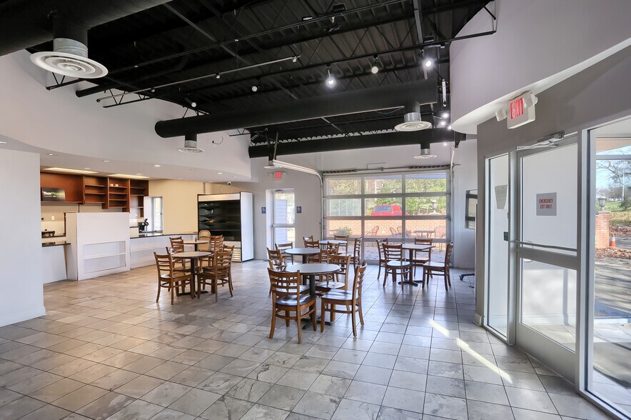 More Photos Of 150 Gamma Dr, Pittsburgh Light Manufacturing For Lease