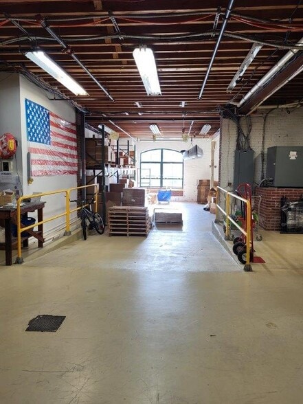More Photos Of 1601 N Jessup St, Wilmington Manufacturing For Sale
